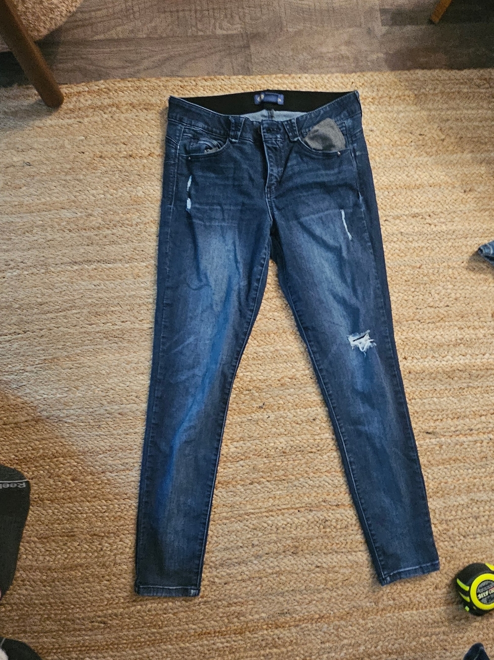 Women’s Dark Blue Stretch Skinny Jeans - Distressed Detail